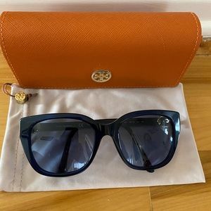 Tory Burch Sunglasses in Navy Blue